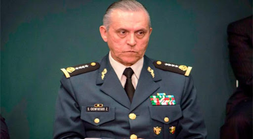 Salvador Cienfuegos quintuplicó su fortuna comprando casas y automóviles de lujo