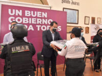 Entrega edil Oswaldo García uniformes y certificados únicos a la Policía Municipal