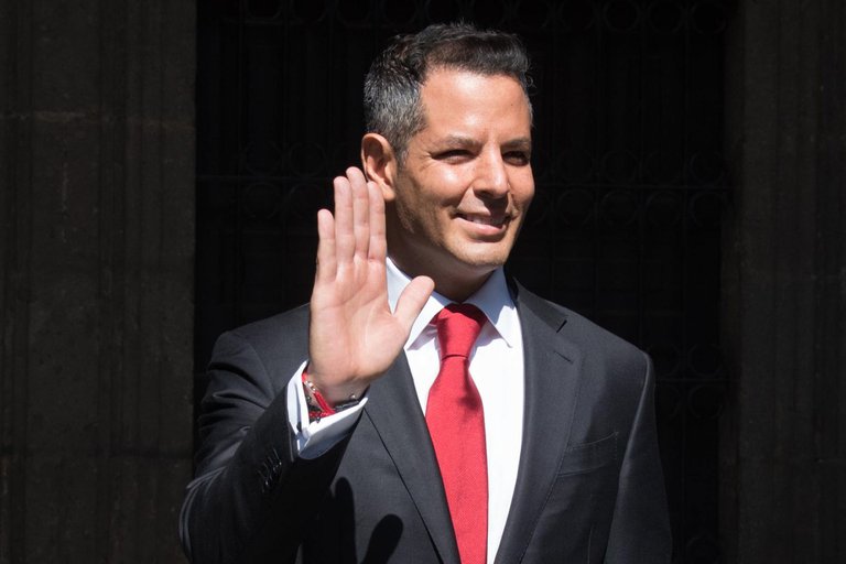 Murat bien evaluado, urge frenar presiones y chantajes: Alfredo Martínez de Aguilar