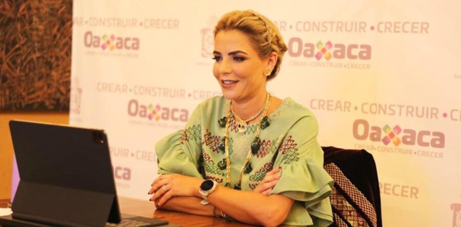 Debemos seguir trabajando por México, sin colores ni religiones; hoy México necesita de todas y todos: Ivette Morán de Murat