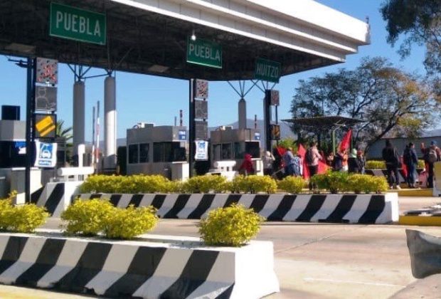 Se castigará la toma de casetas tal como el huachicol, advierte López Obrador