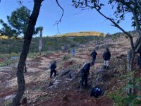 Fiscalía General realiza operativo de búsqueda de personas desaparecidas y localiza tres cuerpos sin vida al interior de una cueva, en San Miguel Coatlán
