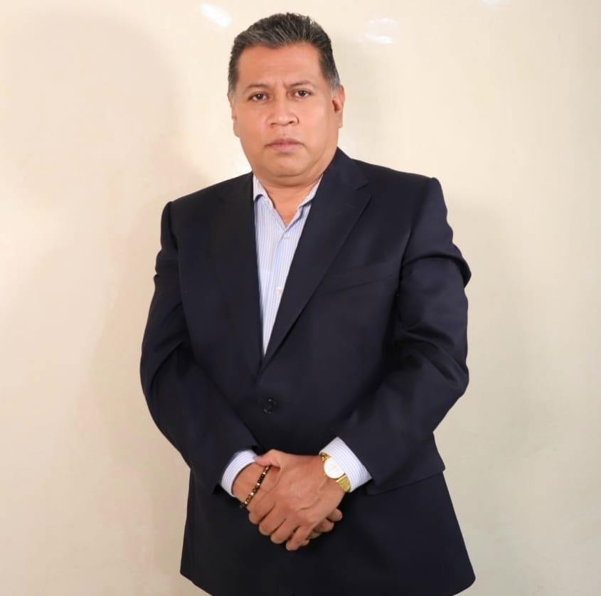 Que dios nos agarre confesados: Moisés Molina