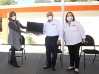 Fortalece IEEPO servicios de educación especial con entrega de mobiliario y equipo de cómputo