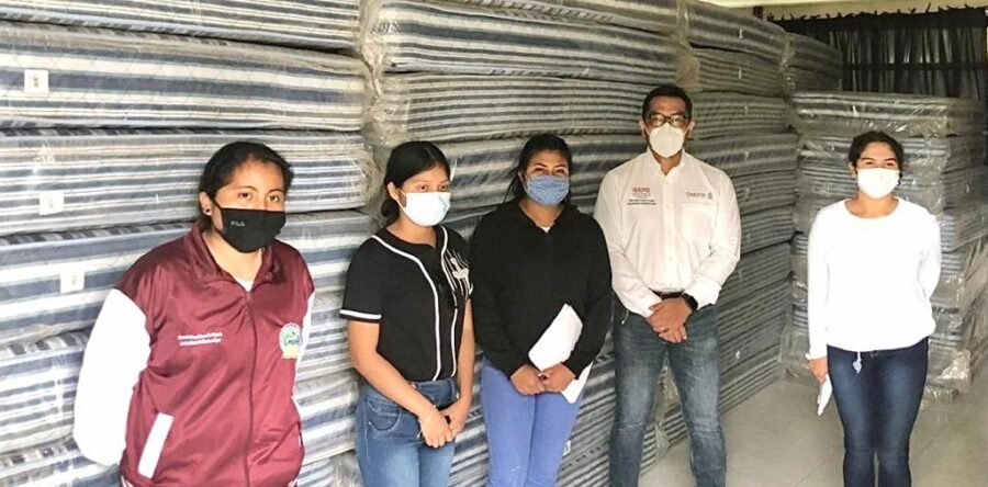 Entrega IEEPO mobiliario a Escuela Normal Rural Vanguardia de Tamazulapam