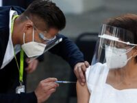 Se aplicaron 2,924 dosis de 2,925 en primer día de vacunación: Ssa