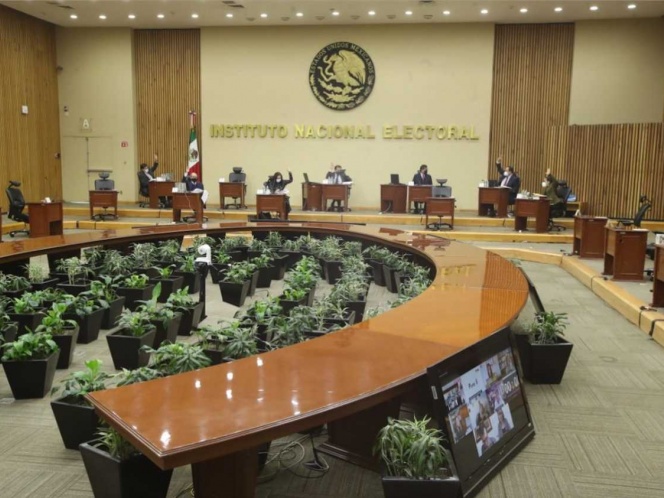 Firman 10 partidos ante INE manifiesto antiviolencia de género