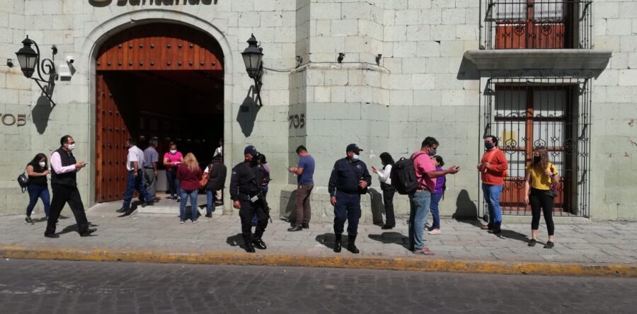 Refuerza Policía Municipal labor de vigilancia en bancos por temporada decembrina
