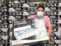 Cumple IEEPO con entrega de regalo de fin de año al Personal de Apoyo y Asistencia a la Educación