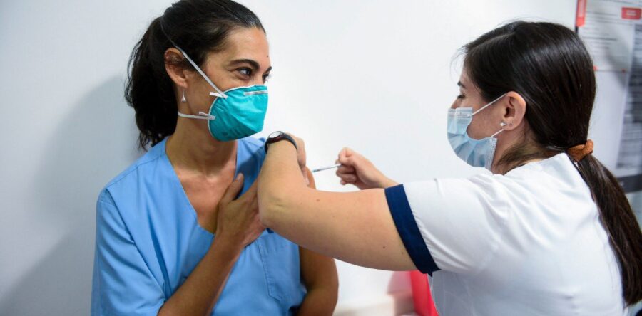 Inicia Argentina la aplicación de vacuna Sputnik V contra Covid