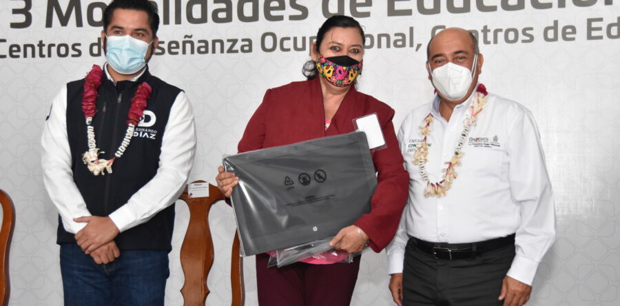 Mejora IEEPO condiciones de 16 supervisiones y 99 Centros de Trabajo con inversión de 5 mdp