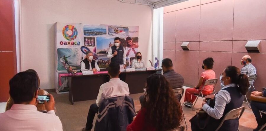 Reciben empresas turísticas constancias del Registro Nacional de Turismo