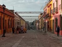Retiran estructuras de “túnel” navideño en Andador Turístico