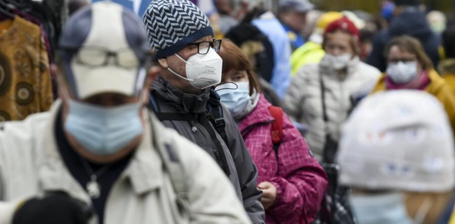 Finlandia prohíbe la entrada de viajeros no esenciales por un mes