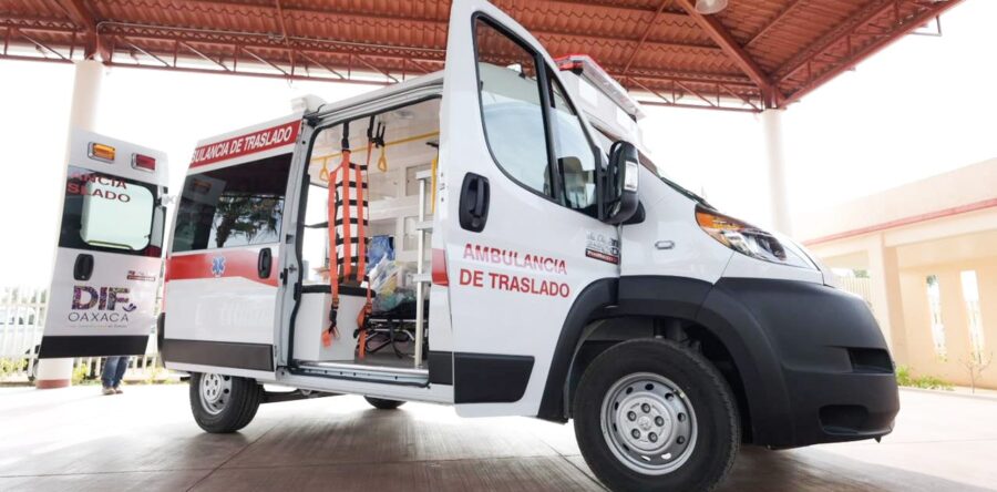 En Oaxaca se privilegia la salud y la vida; Gobernador entrega ambulancia y centro de salud a Santa Gertrudis Zimatlán