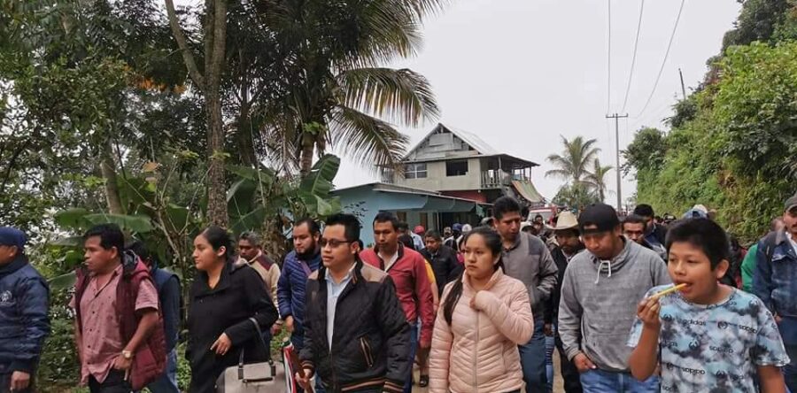 Acusan al presidente de Chilchotla de realizar reuniones masivas