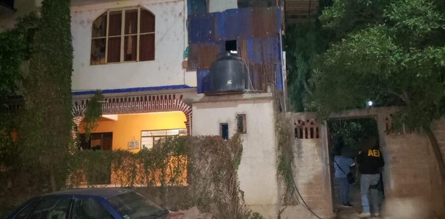 Ejecuta Fiscalía un cateo más en los Valles Centrales; asegura droga, dinero y detiene a 2 personas