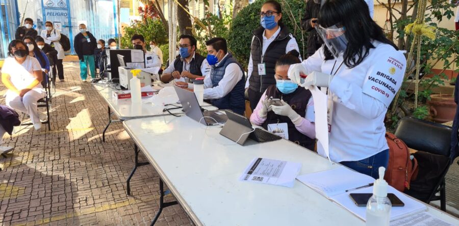 Logra Oaxaca 100% de aplicación de vacuna de Pfizer-BioNTech al personal sanitario en la primera fase