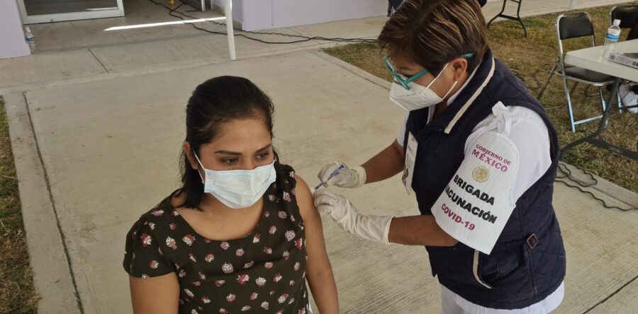 La aplicación de vacunas contra la COVID-19 en esta primera etapa es exclusiva para el personal sanitario