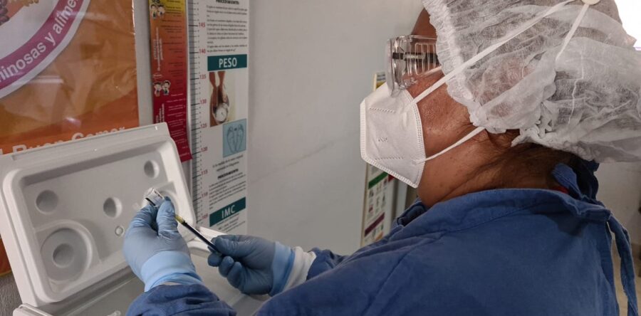 Avanza la vacunación del personal de primera línea contra COVID-19