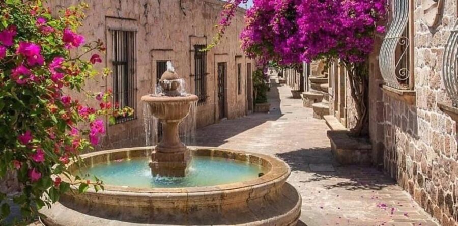 Conoce el Callejón del Romance en Morelia: FOTOS