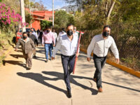 Inaugura Ayuntamiento de Oaxaca de Juárez pavimentación de calle en Guadalupe Victoria