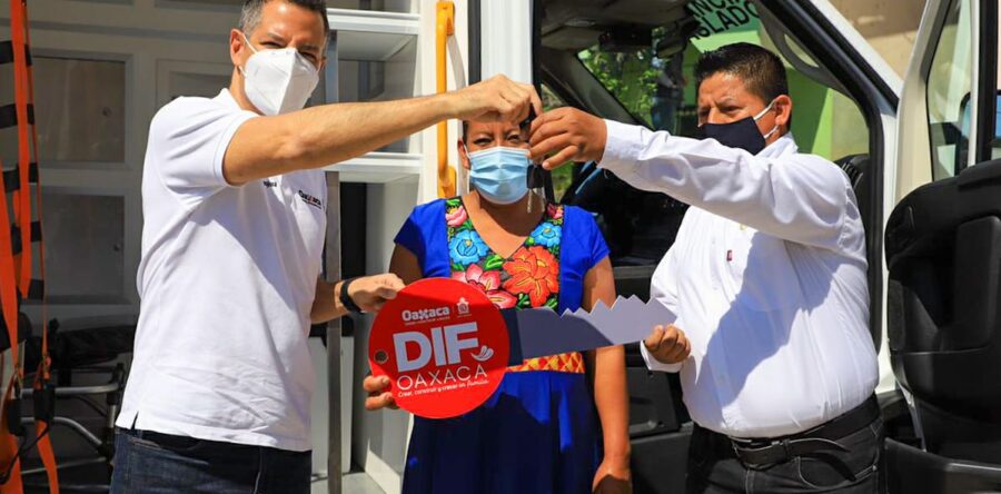 Santa María y San Miguel Chimalapa reciben apoyos en Salud y asistencia social