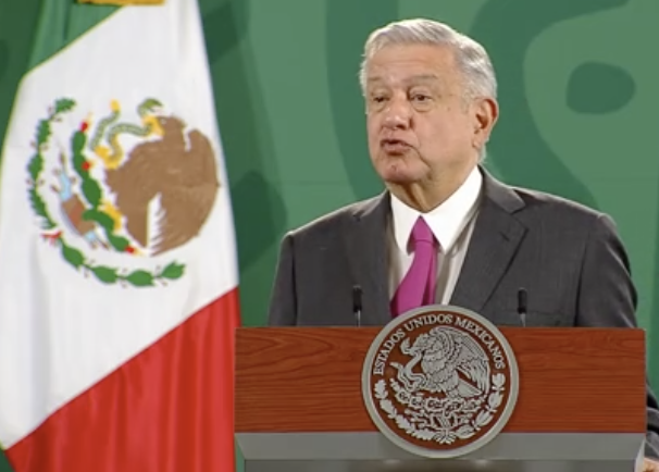 Casi 1 millón de vacunas de AstraZeneca llegarán de India el domingo: AMLO