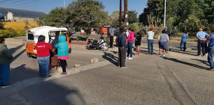 Vecinos de San Juan Chapultepec protestaron ante la falta de agua potable