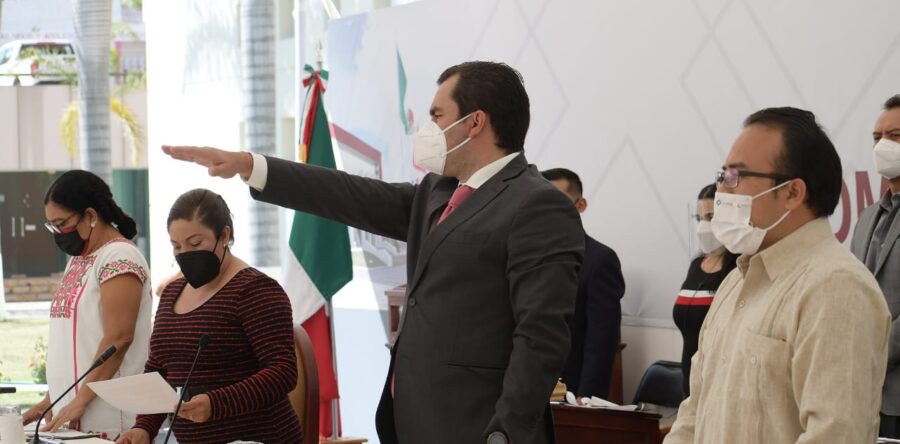 Reprenden diputados a titular de IOCIFED, le reclaman abandono de escuelas