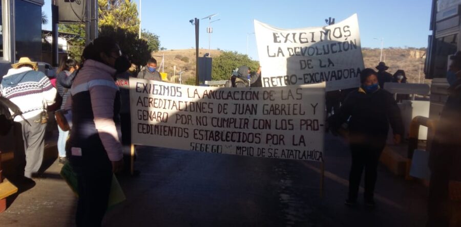 Atatlahuca protestó en la Caseta de Cobro de Huitzo y Ciudad Administrativa