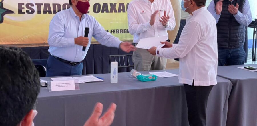 Truenan contra Mario Félix luego de recibir su nombramiento como dirigente estatal de la FSTSE