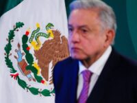 Ya se compraron 3 barcos de gas natural para revertir apagones: AMLO