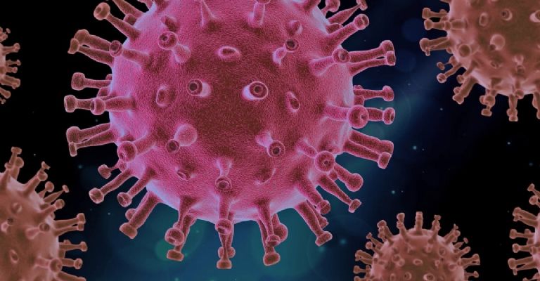 FUMADORES son PRIORIDAD en la vacunación contra Covid-19; te explicamos la RAZÓN