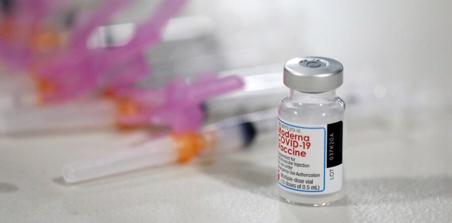 Vacuna rusa Sputnik V muestra efectividad de 91.6%, concluye revisión