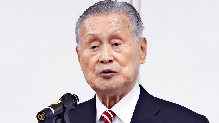 Jefe de Juegos Olímpicos de Tokio renuncia tras comentarios sexistas