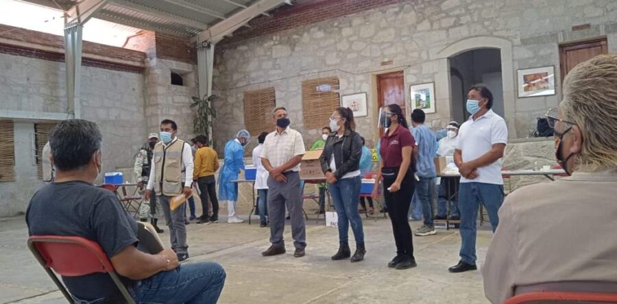 Inicia la vacunación de adultos mayores contra el coronavirus en el Valle Eteco