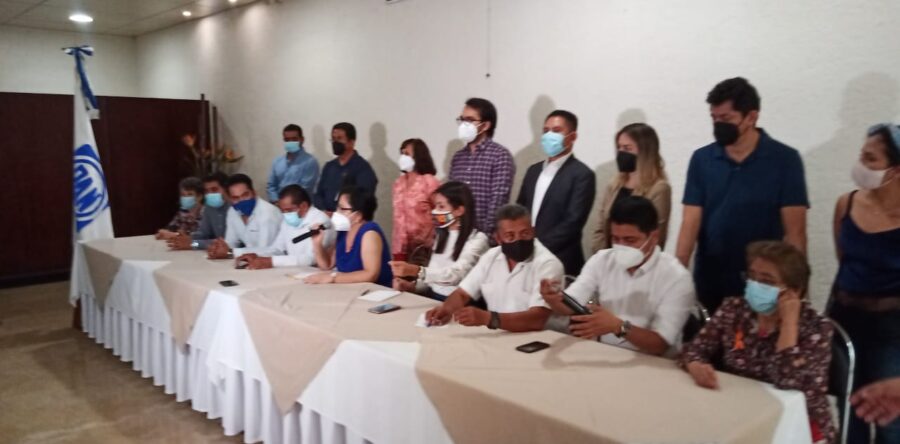 Entre berrinches y pataleos Alejandra García Morlán reclama imposición