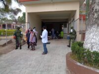 Inicia la inmunización de adultos mayores en Santa Catarina Cuixtla