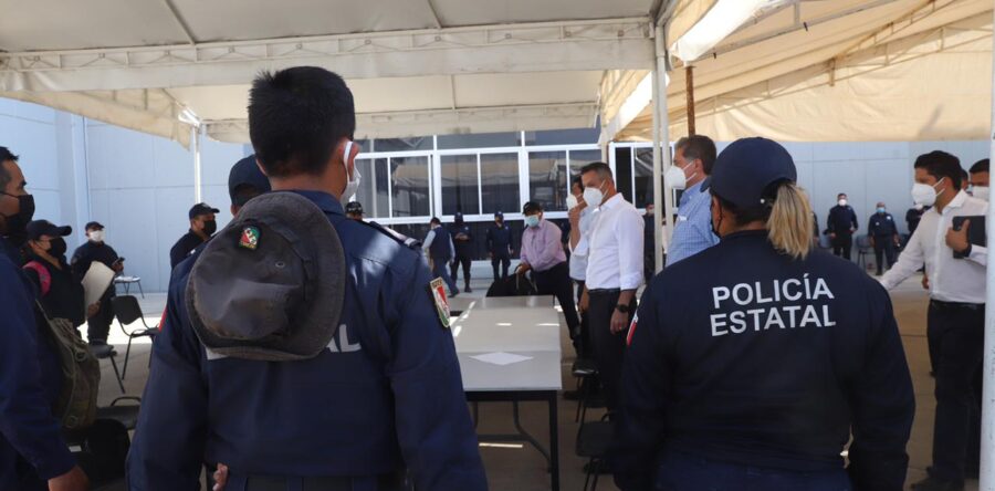 Acude AMH a dialogar con los policías estatales en paro de labores