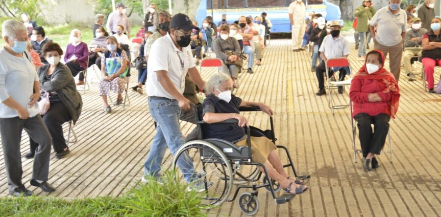 Coadyuva Ayuntamiento de Oaxaca en aplicación de la segunda dosis de vacuna contra COVID-19