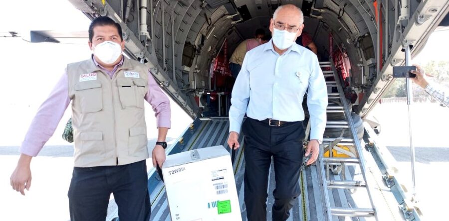 Arriba a Oaxaca nuevo cargamento de vacunas contra la COVID-19 de la farmacéutica Pfizer-BioNTech