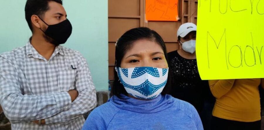Protesta el SUTTEBCEO en las oficinas de la Dirección General del TEBCEO