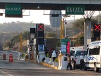 Siguen normalistas con sus movilizaciones en Oaxaca