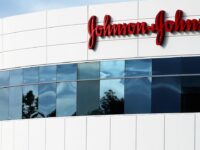 Vacuna de Johnson & Johnson contra Covid-19 logra ventas por 100 mdd