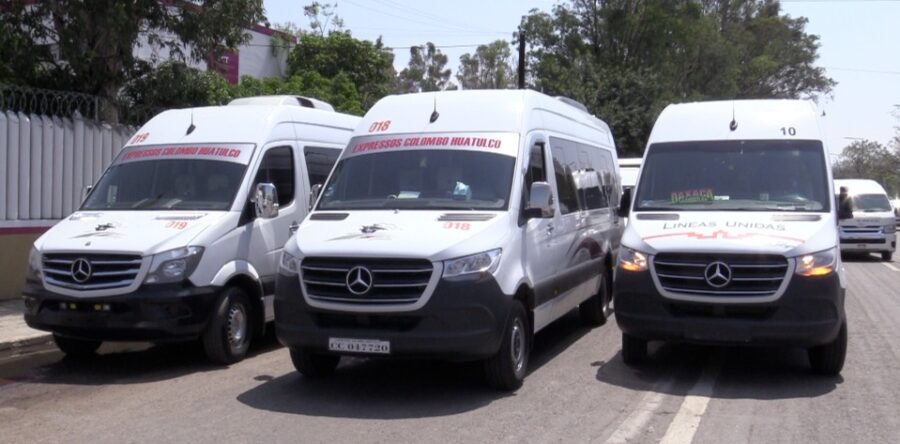 Transportistas con una protesta en la SCT piden se reanuden los trámites para la regulación del transporte