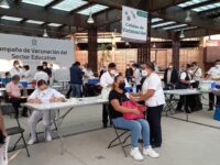 Arrancó la vacunación contra la Covid-19 en maestros y maestras en el CCCO