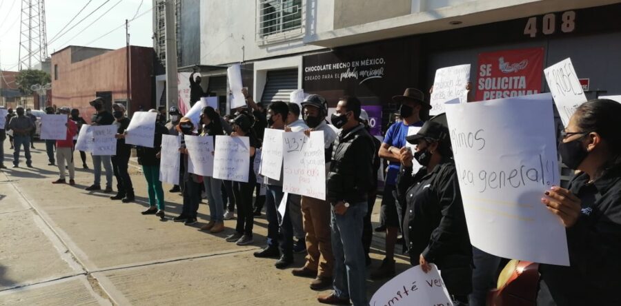 Otra vez protestan contra Juan Cruz Villavicencio