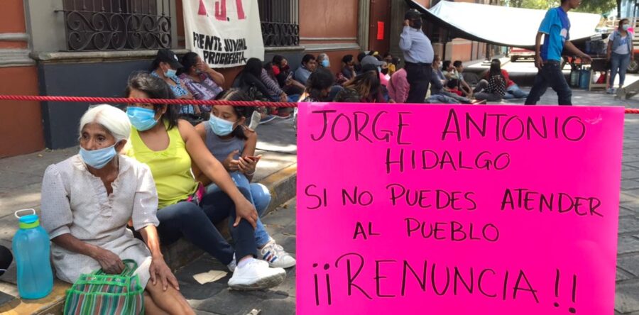 Piden 2 MDP para la construcción de una barda en una Telesecundaria