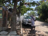 En Guadalupe Victoria, Ayuntamiento de Oaxaca desinfecta zonas de afluencia vecinal